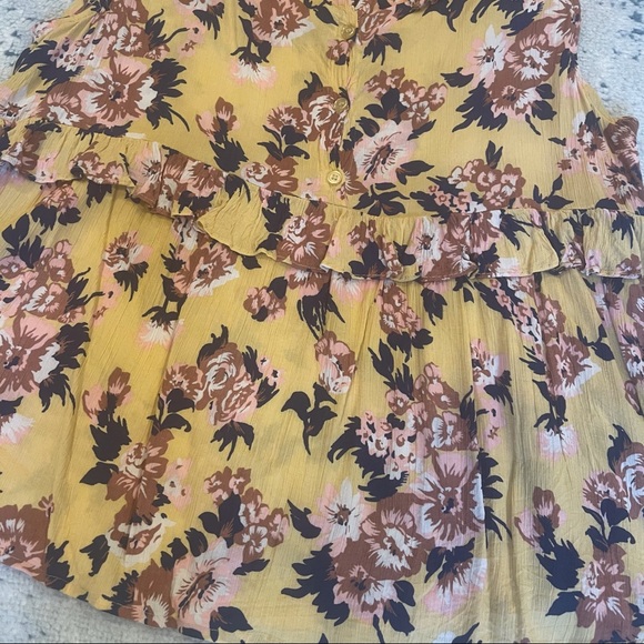 Pleione Ruffle Tank Top - Picture 7 of 7